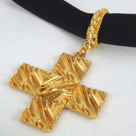 YSL Pendant Choker Necklace - Black & Gold - Picture 4 of 4